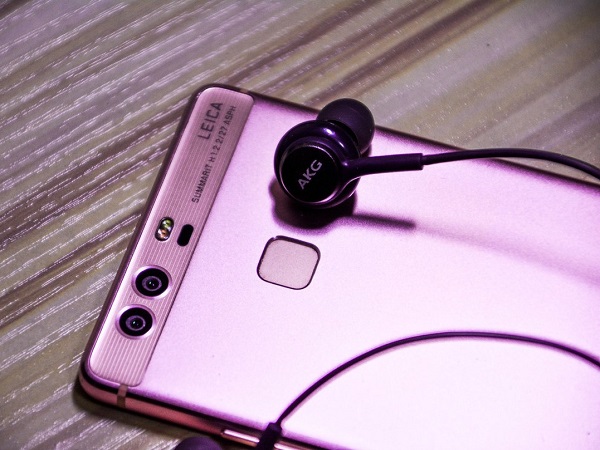 手機(jī)五金沖壓加工件