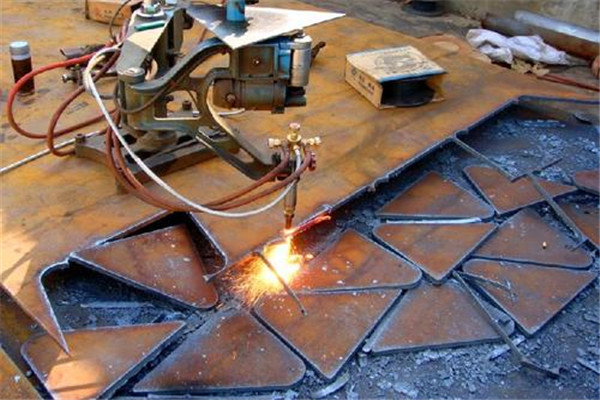 鋁合金中厚板切割廠(chǎng)