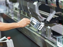 深圳五金沖壓廠，校正工藝特點詳解