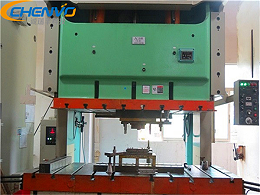 五金沖壓模具線切割哪家好，有這兩點(diǎn)