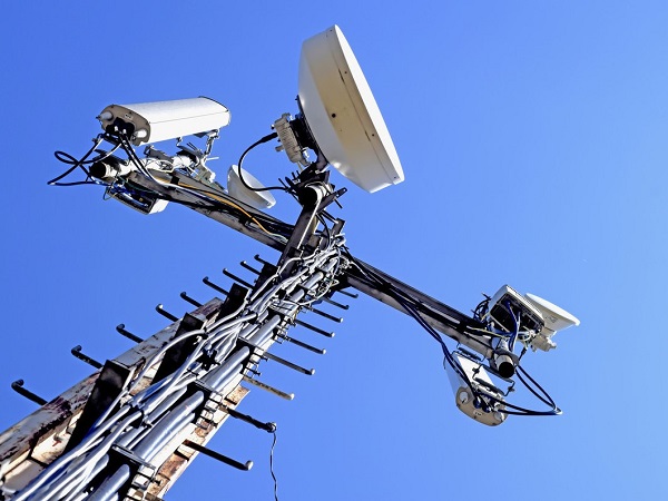 5G天線基站機(jī)柜機(jī)箱1