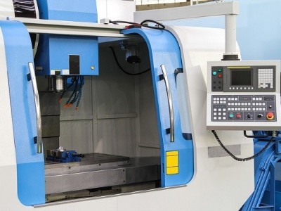 臺(tái)灣五金沖壓件加工廠，高速?zèng)_床和普通沖床