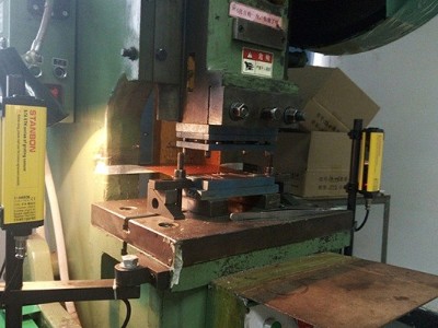 中山鈑金加工廠家有哪些沖床防護(hù)設(shè)施？