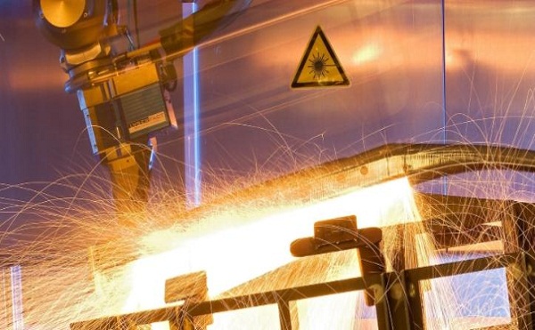 鈑金加工廠(chǎng)的焊接車(chē)間