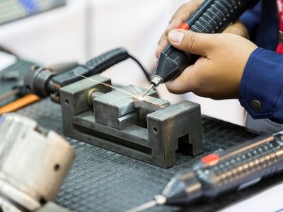 坪山五金沖壓廠，4種車刀材料分析-[誠瑞豐]