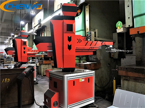 五金沖壓廠-沖壓機(jī)械手-誠(chéng)瑞豐公司