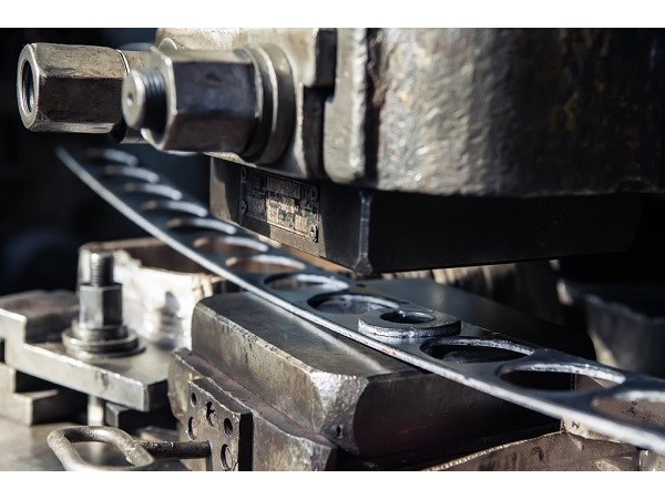 龍華沖壓加工廠，五金沖壓工序詳細(xì)圖解(1)[誠瑞豐]