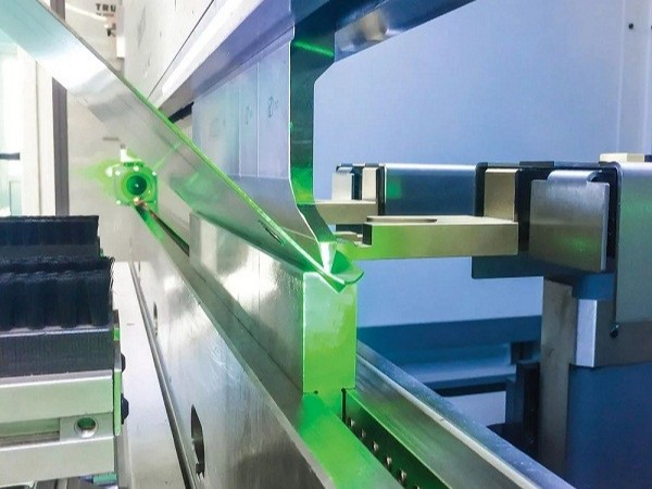 鈑金加工折彎工序如何克服偏移問題，從而提高精確度？