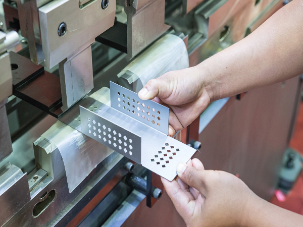 五金沖壓件制程是什么樣的？