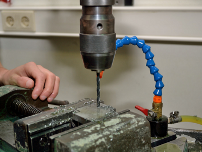 佛山五金沖壓模具廠，教你使用臺鉆